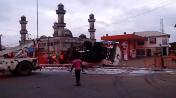 One killed as oil tanker falls on car in Lagos [Photos]